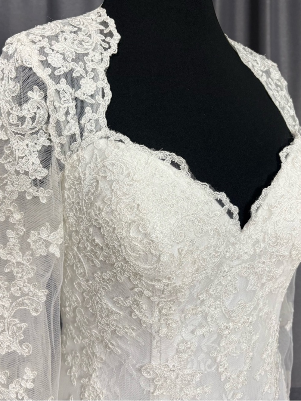 Alfred Angelo White Lace Backless Long Sleeve Bridal Wedding Gown 16 - Picture 5 of 15